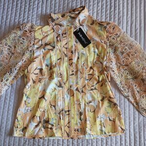 New NWT Two Twin Style Yellow Puff Open Sleeve Button Down Top Classic Size XL